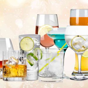 Verschiedene Gläser mit Alkohol zum Thema Adventskalender mit Alkohol